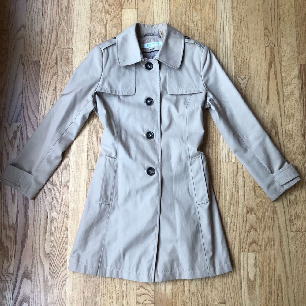 Via Spiga Beige Trench Coat with Button Detail